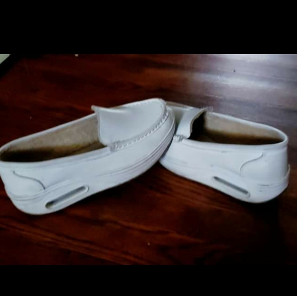 Nursing shoes